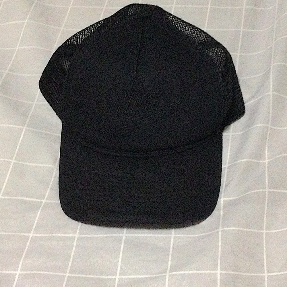 Black Nike hat